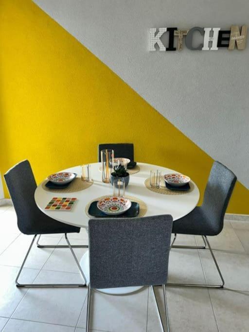 Faro Sul Mare Luxury Apartment - Zona Fiera Bari Exterior foto